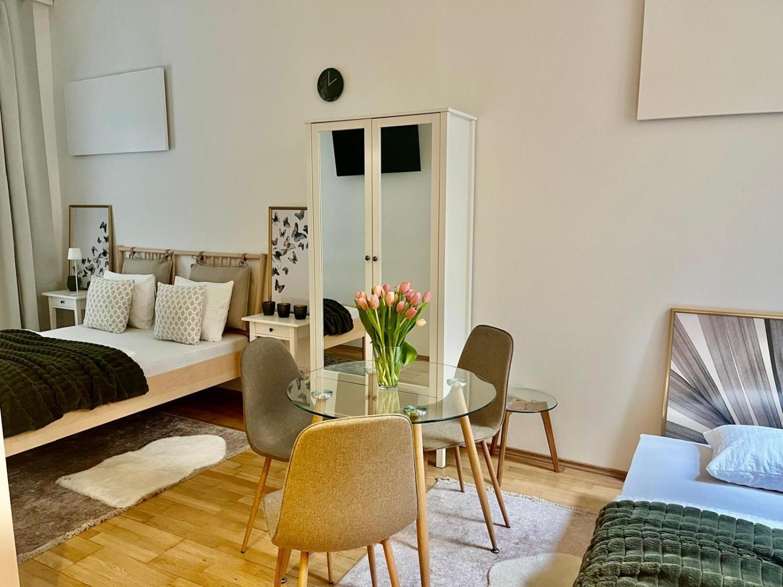 Gemuetliches Studio Apartment Wenen Buitenkant foto